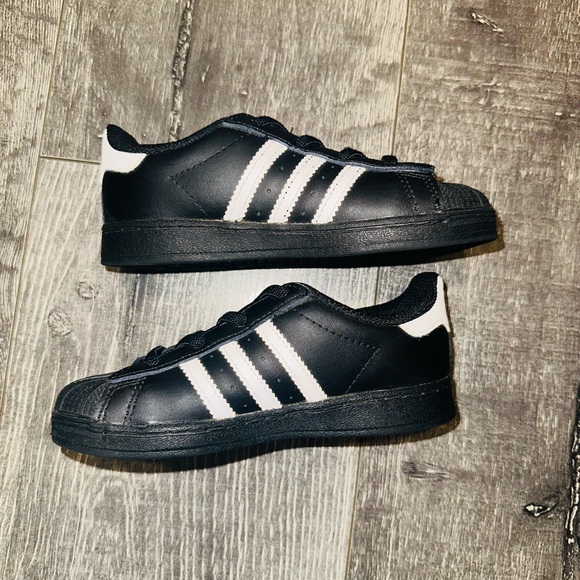 Adidas Superstars Toddler Boy Sneakers Shoes - Picture 4 of 6